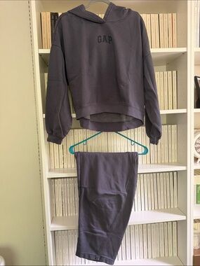 GAP Kids Two-Piece Hooded Pajama Set in Charcoal Gray